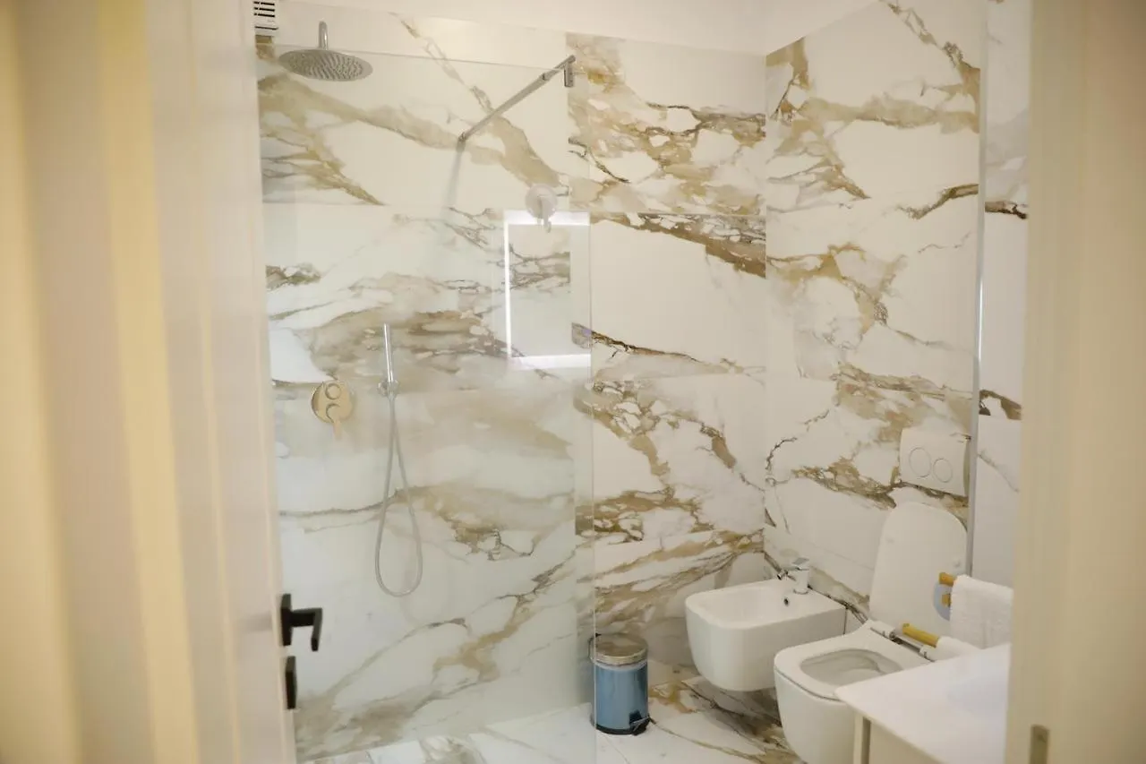 Lux Retreat Apartment Durres 0*,