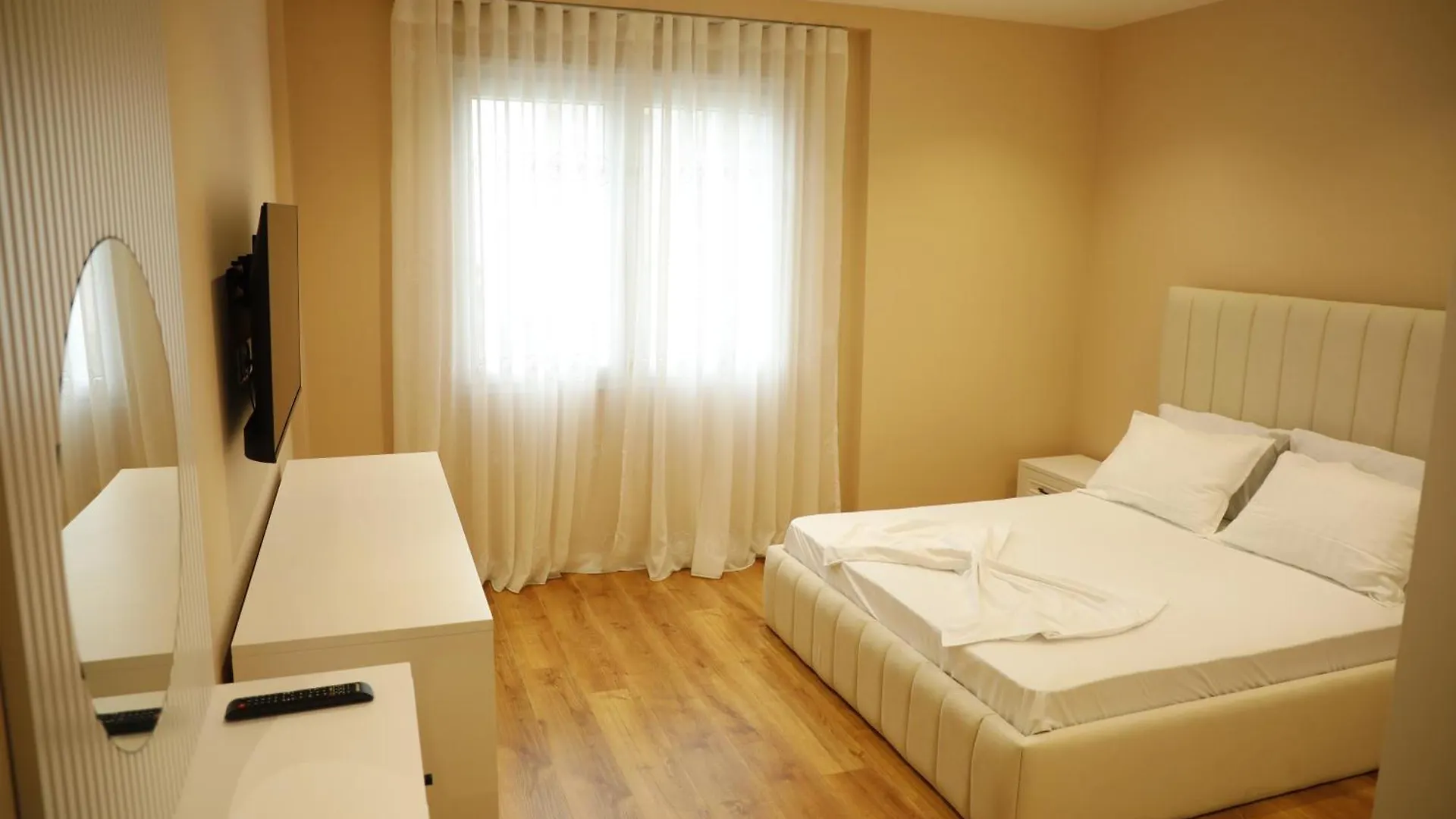 Lux Retreat Apartment Durres