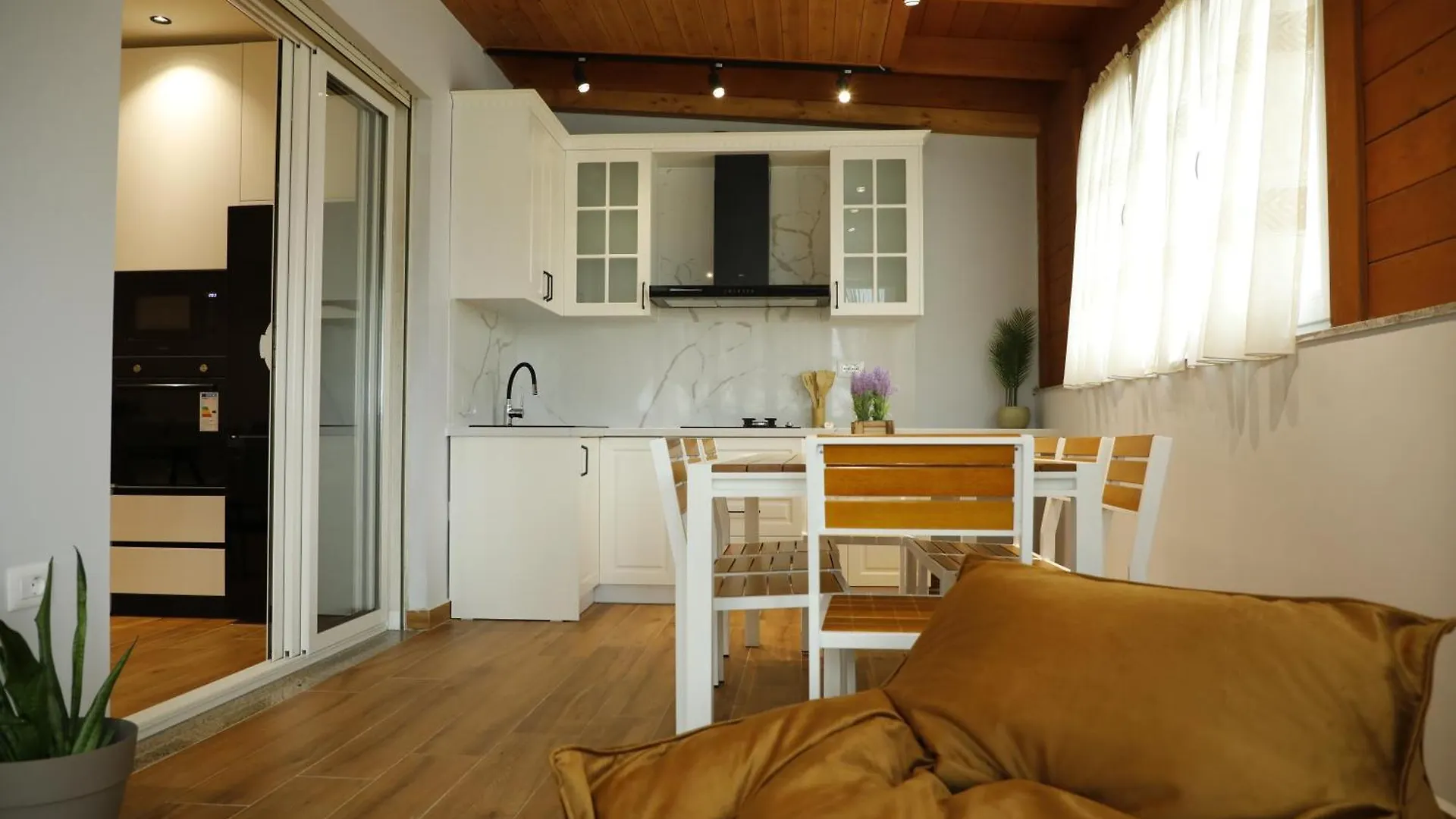 Lux Retreat Apartment Durres